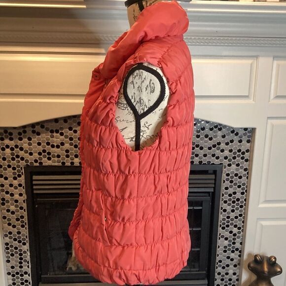 Tribal salmon vest, size medium - Picture 4 of 9